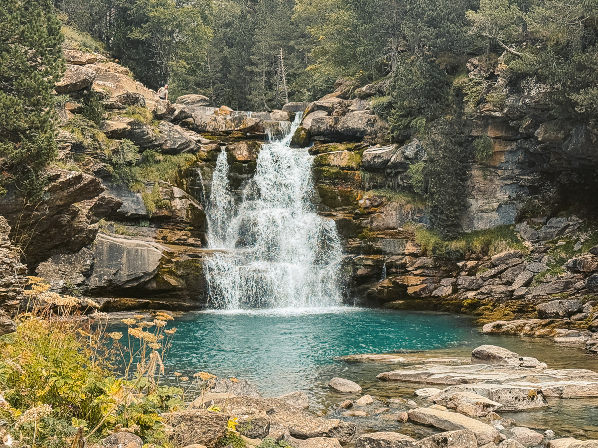 Photos of the very blue Cascada del Estrecho along the Senda de los Cazadores in Ordesa Valley