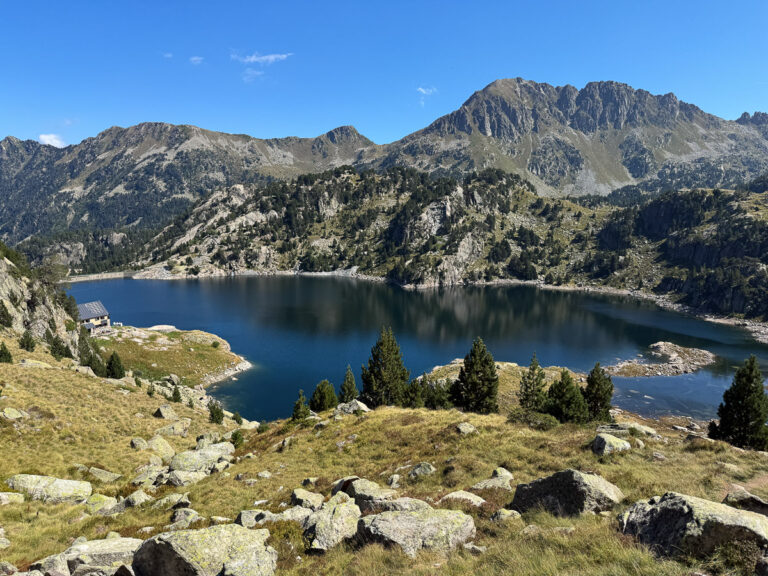 Lac de Major in Spain along the 7 Lakes of Colomers hike