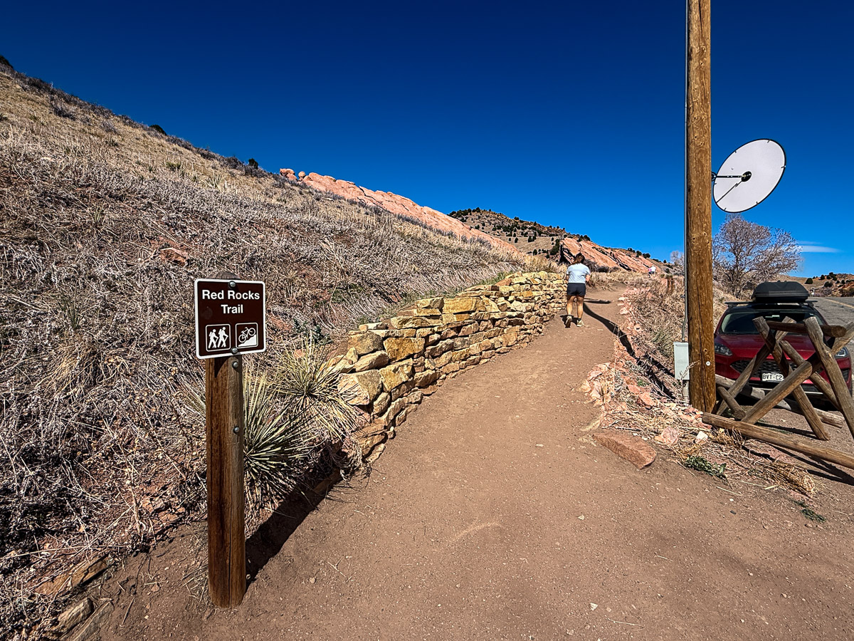 The trailhead for Red Rocks trail that leads to Morrison Slide Loop trail. 